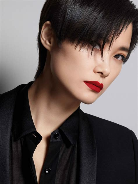 ysl 代言人|YSL彩妆护肤全球代言人 李宇春Chris Lee .